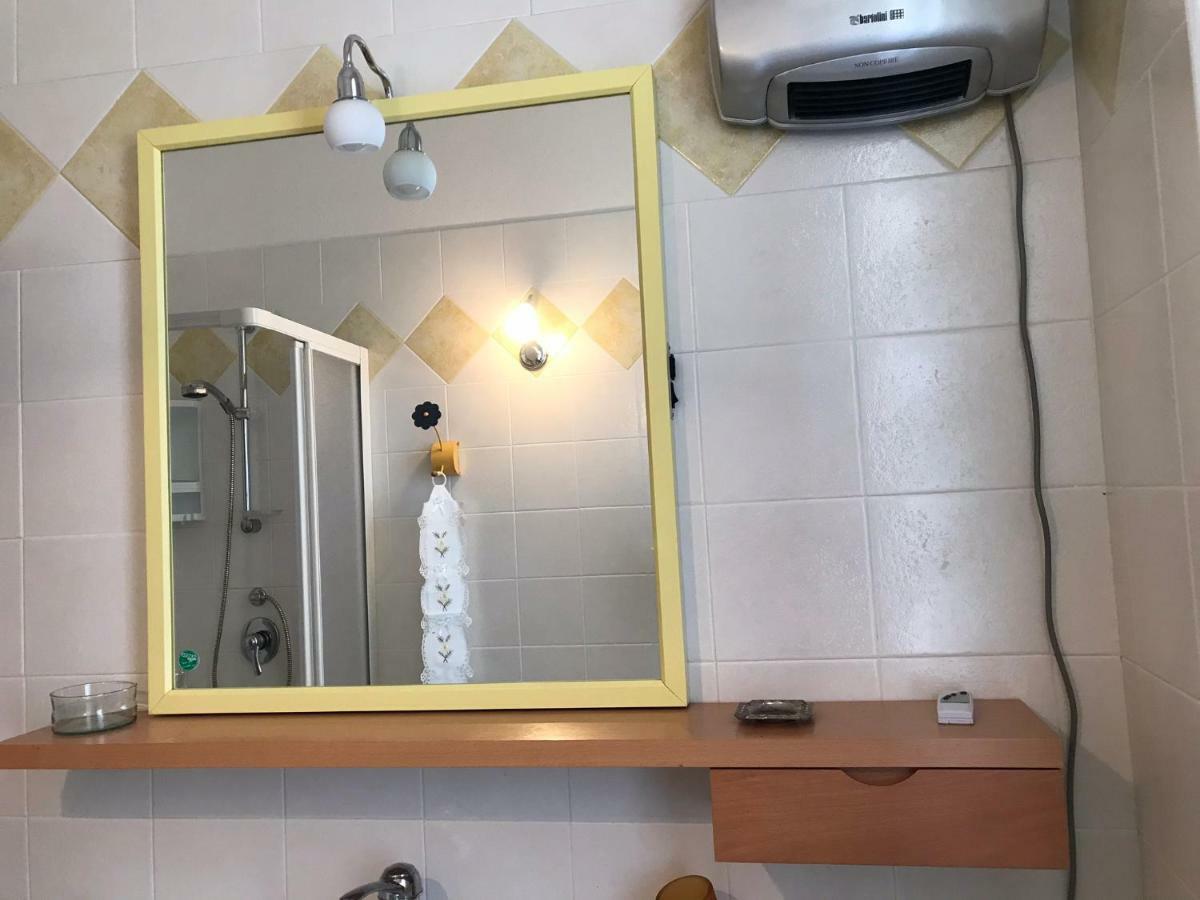 Sardegna vicino ad Olbia La casa nel vicolo Villa Berchidda Esterno foto