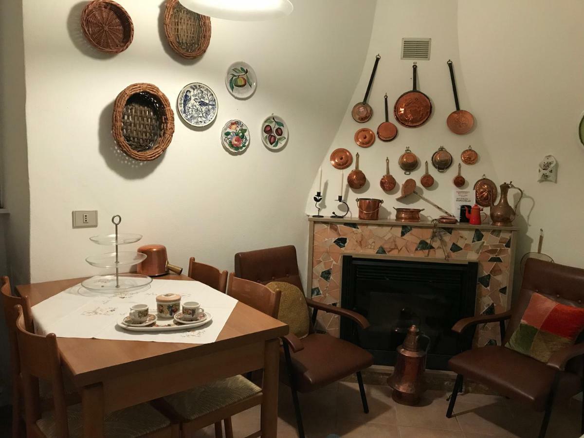 Sardegna vicino ad Olbia La casa nel vicolo Villa Berchidda Esterno foto