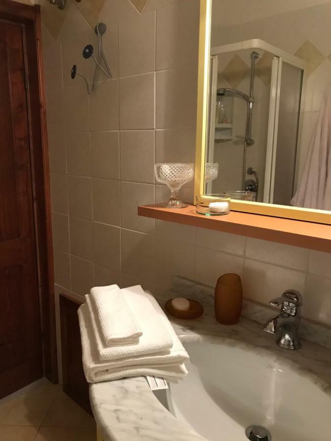 Sardegna vicino ad Olbia La casa nel vicolo Villa Berchidda Esterno foto