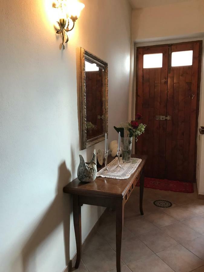 Sardegna vicino ad Olbia La casa nel vicolo Villa Berchidda Esterno foto
